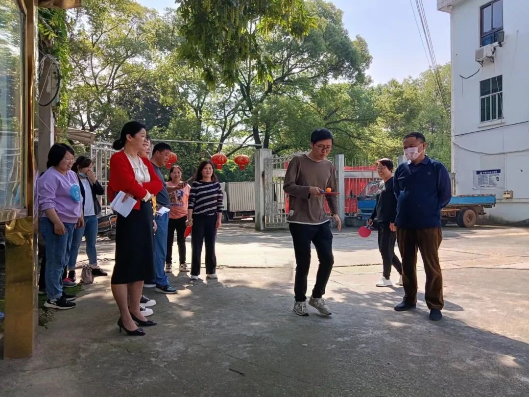 鸣翠湖公司举办乒乓球传递接力赛